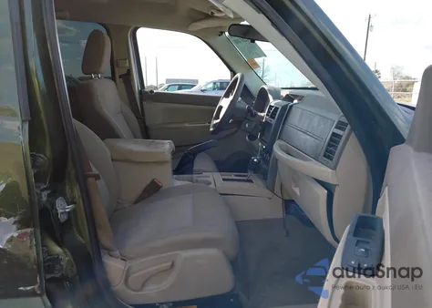 2008 Jeep Liberty Sport z USA, uszkodzony, nr VIN 1J8GP28K08W134732